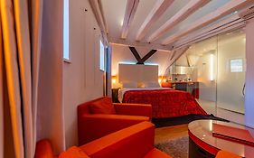 Le B. Suites, Chambres & Restaurant